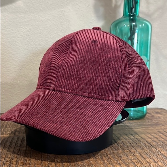 Goodfellow & Co Other - GoodFellow Corduroy Burgundy Cap, new!